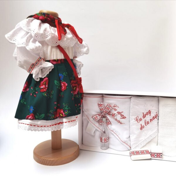 Set Botez Traditional Adeline 6 2 piese costumas si trusou brodat