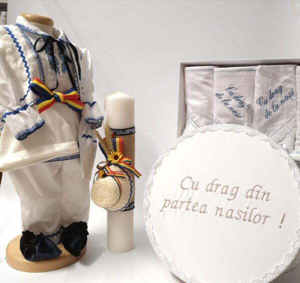 Set Costum National Victoras 7 lumanare trusou si cutie botez traditional